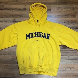 90s University of Michigan center swoosh hoodie